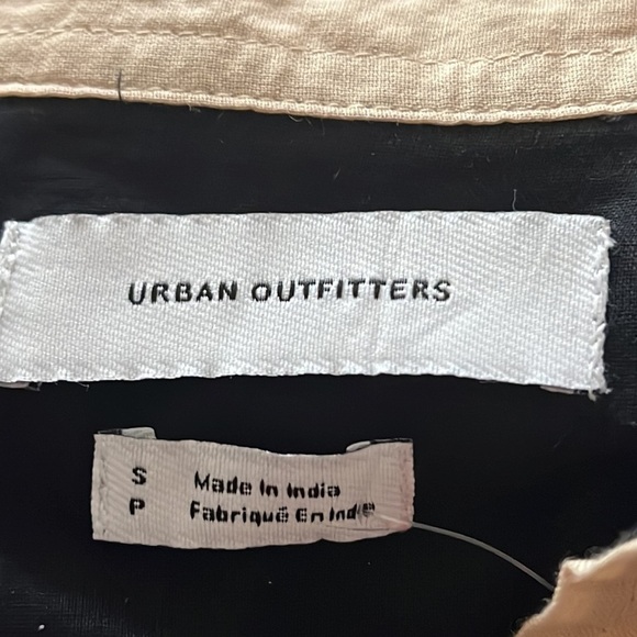 Urban outfitters western style sand sable buttoned down long sleeves men’s shirt - Picture 6 of 9